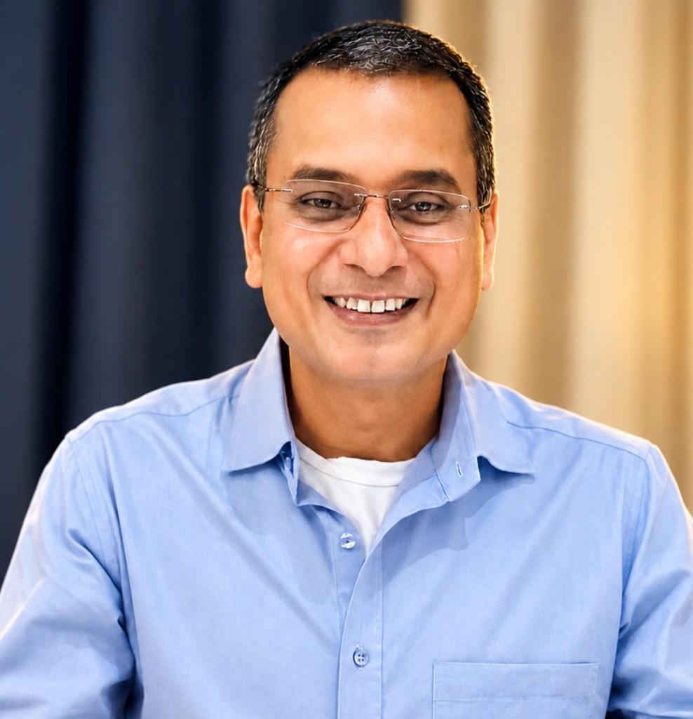 Portrait of Radhavallabh, Chef and Founder of Yogiplate